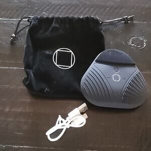 TRUTH TREATMENT SYSTEMS Facial Device Ultrasonic Skincare Tool Silicone Black